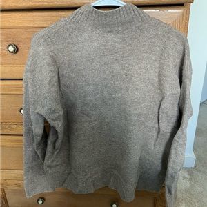 Uniqlo mock turtleneck sweater brown